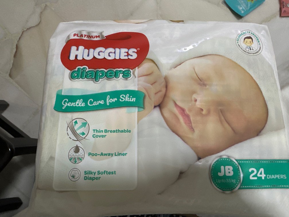 Huggies Diapers Just born, Babies & Kids, Bathing & Changing, Diapers