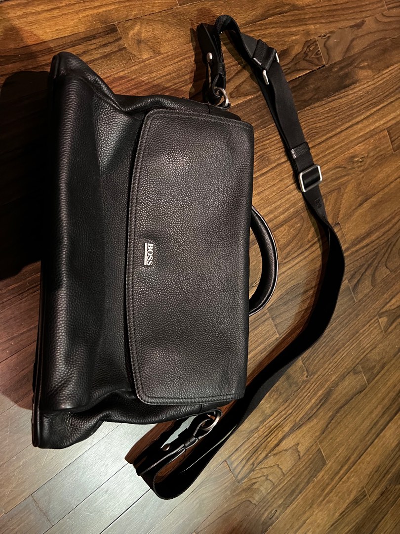 Hugo boss messenger bag discount mens