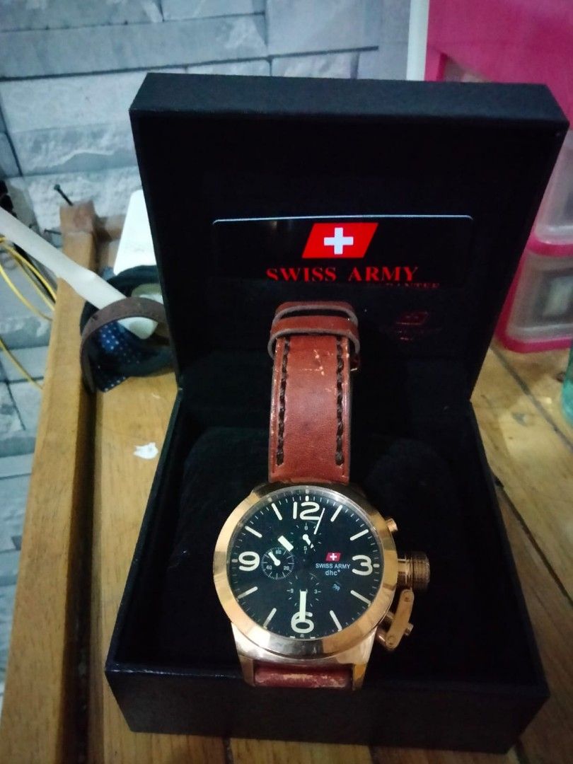 Jam tangan swiss army Barang Mewah Jam Tangan di Carousell