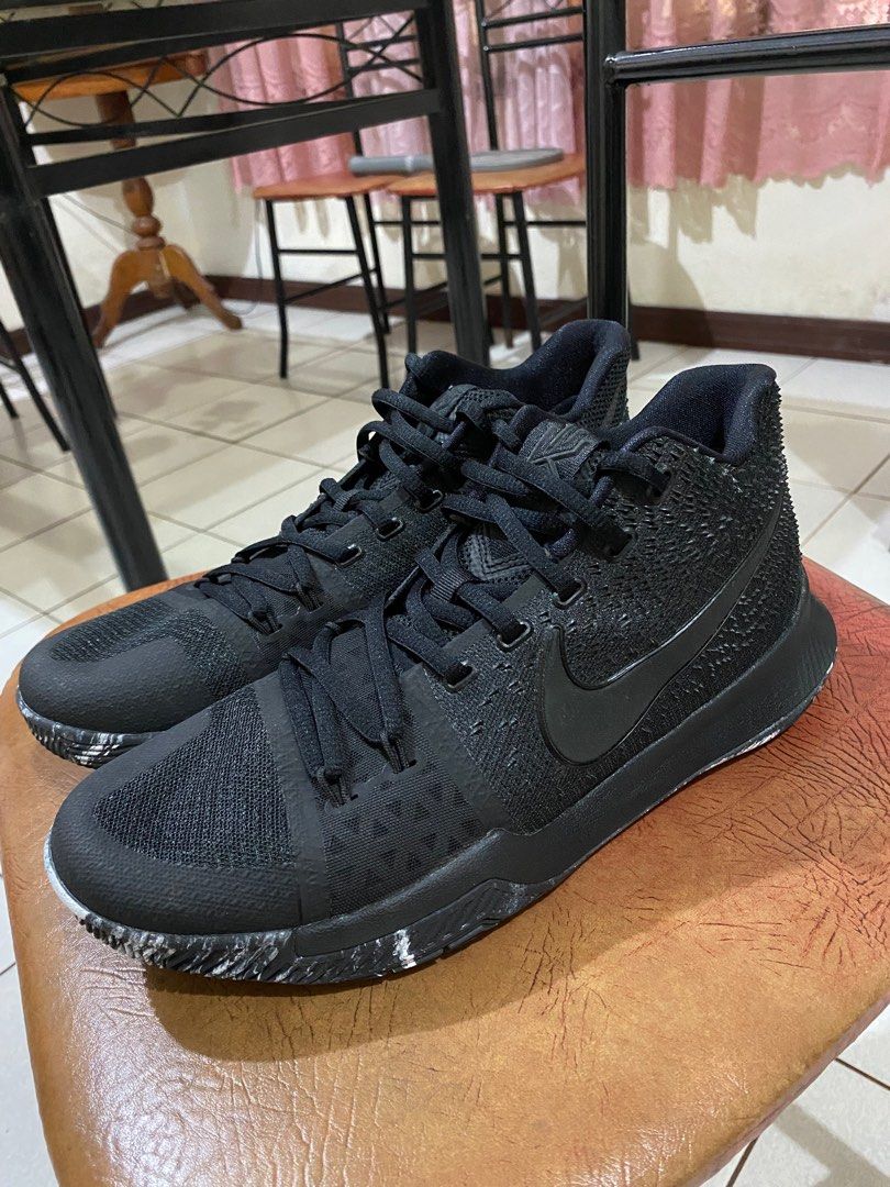 Kyrie 3 triple black