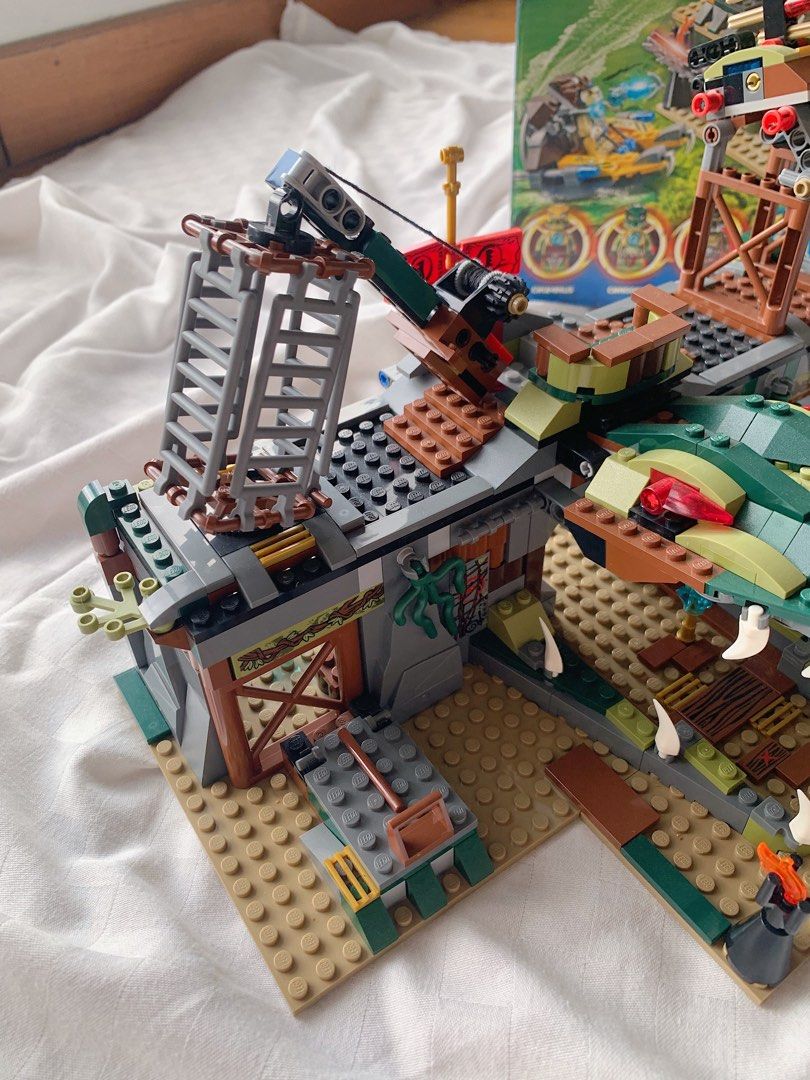 Lego chima croc swamp hideout 2025
