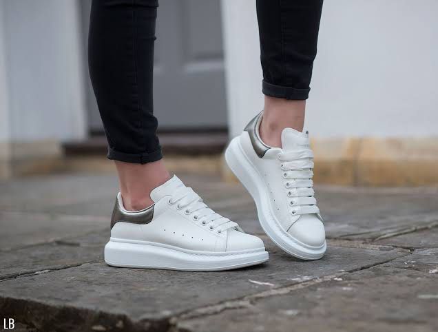 Alexander mcqueen 2025 trainers similar