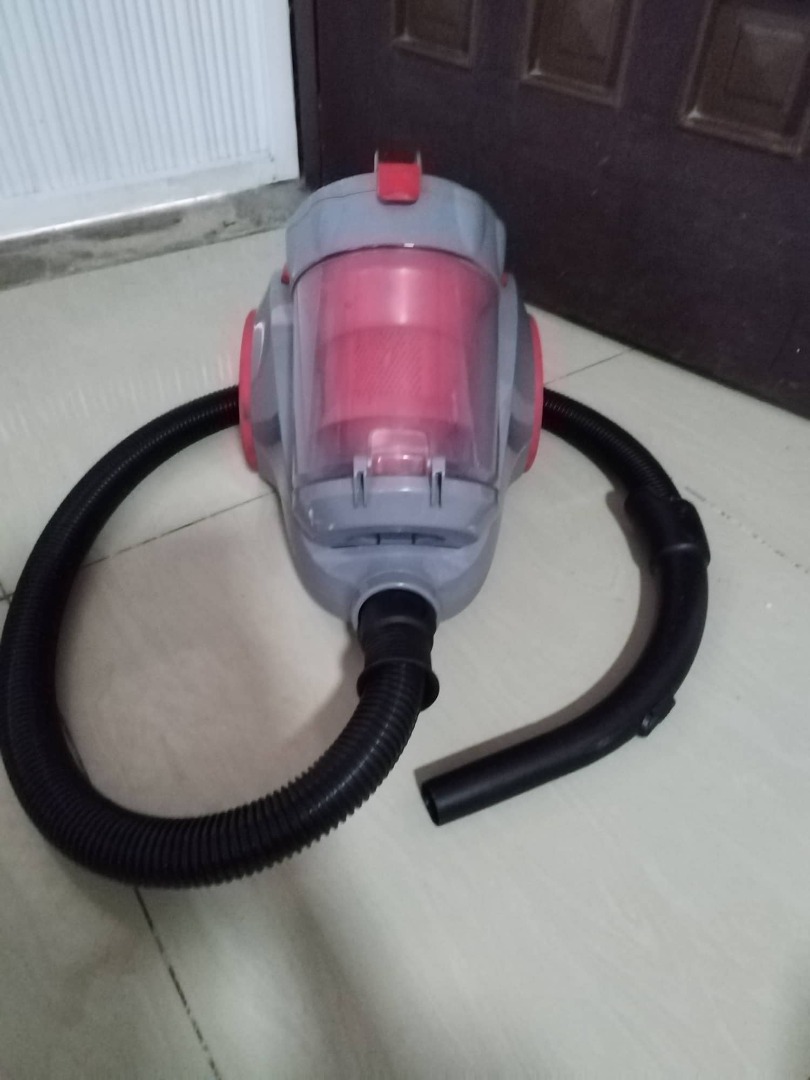 Living & Co. Vacuum Cleaner, Furniture & Home Living, Cleaning