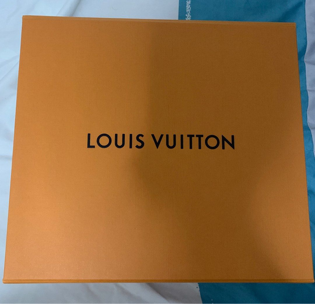 Louis Vuitton boite chapeau souple MM – Lady Clara's Collection