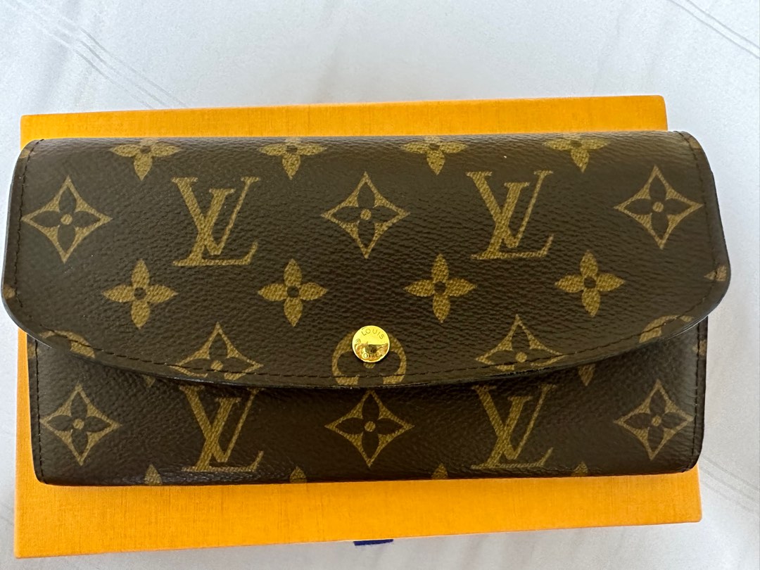 Louis Vuitton EMILIE gold glitter snap 💎Traded💎
