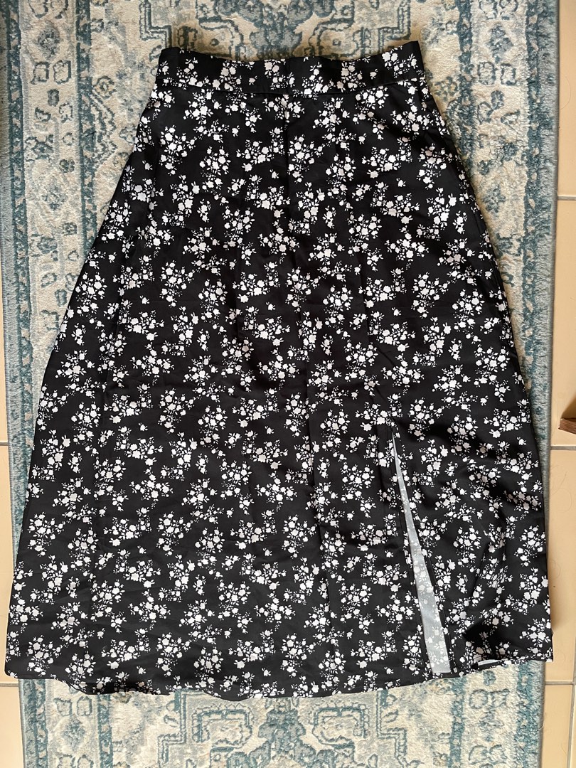 Maxi Skirt with Slit, Women's Fashion, Bottoms, Skirts on Carousell