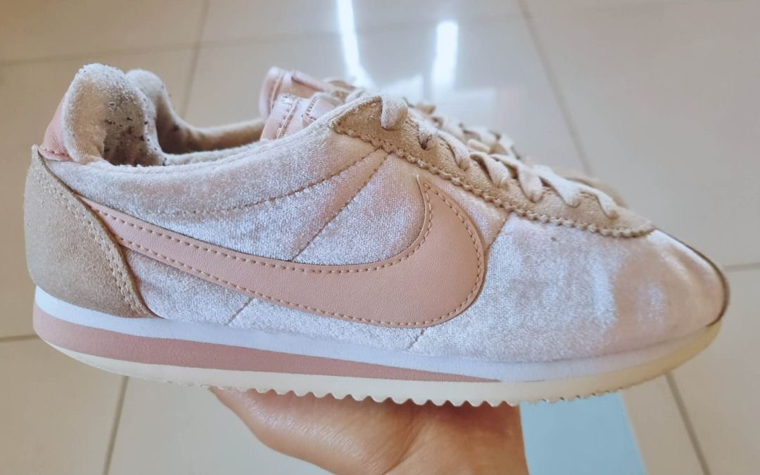 Nike classic cortez velvet pink top