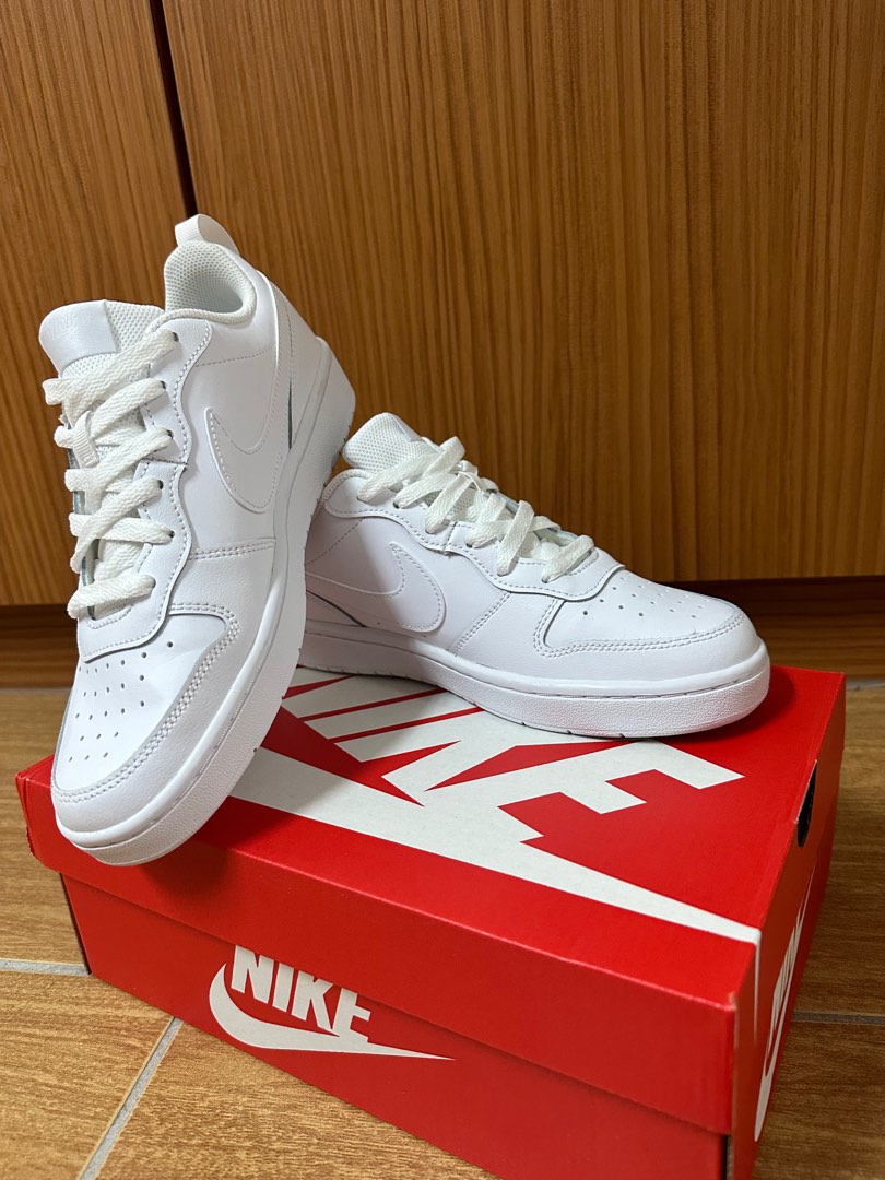 正品 Nike Court Borough low dunk 全白皮革鞋 她的時尚 鞋類 運動鞋、球鞋在旋轉拍賣