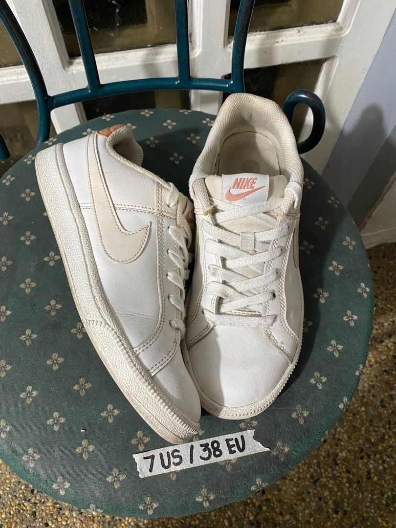 nikecourt royale 2 women