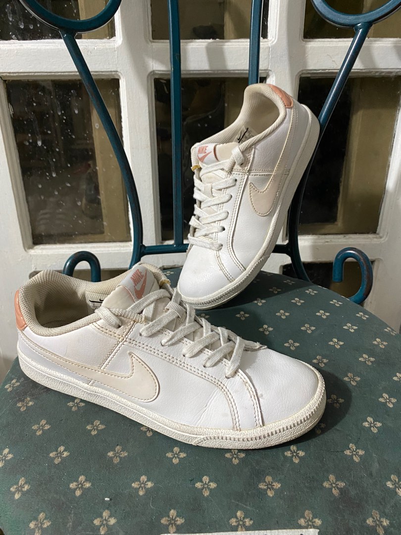 nikecourt royale 2 women