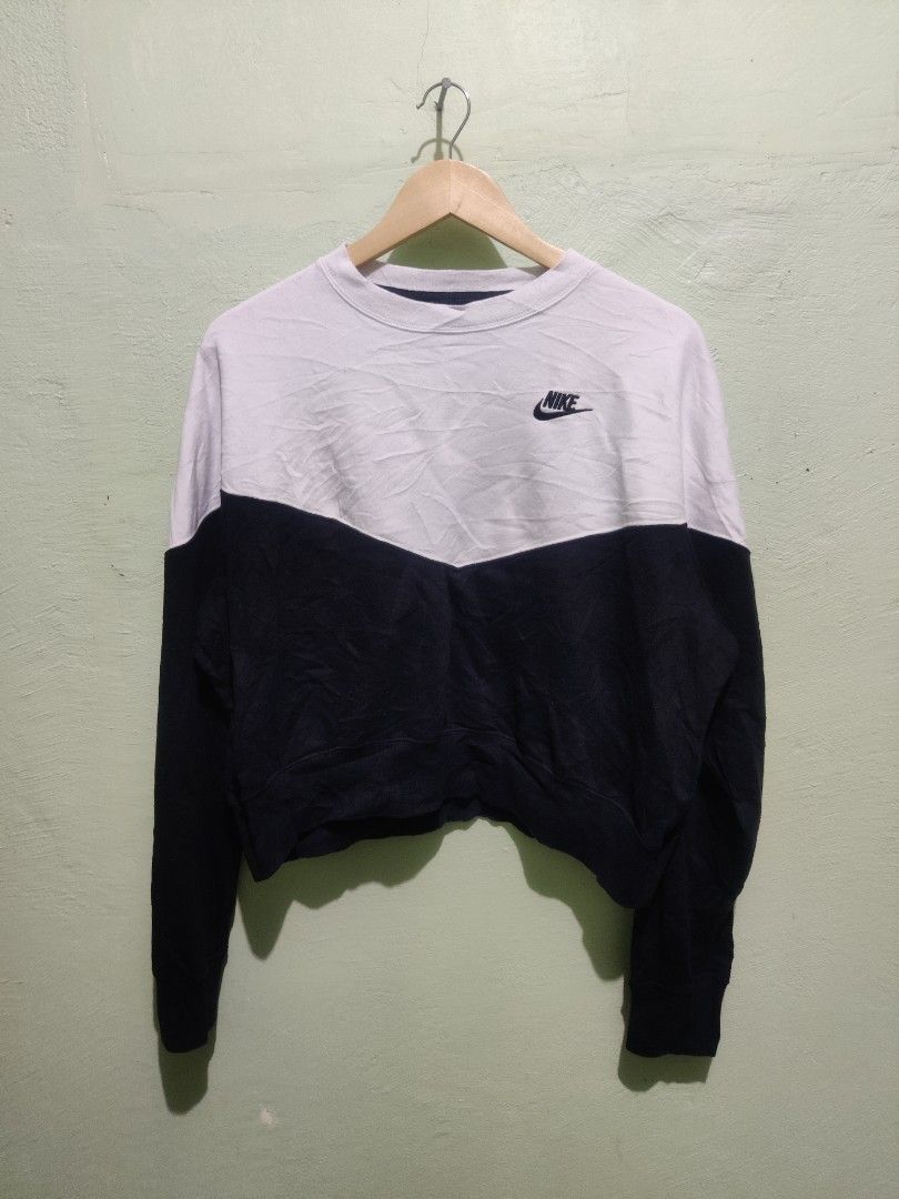 Nike heritage black and white colorblock sweatshirt discount