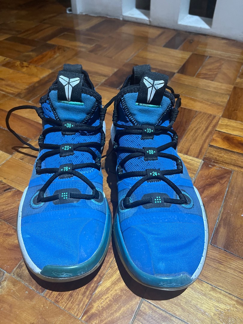 Kobe ad military top