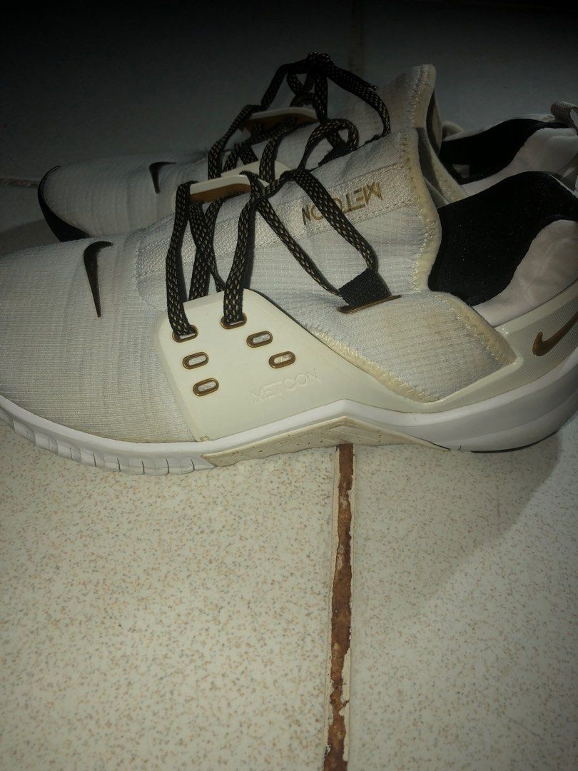 Free metcon 2 white and gold hot sale