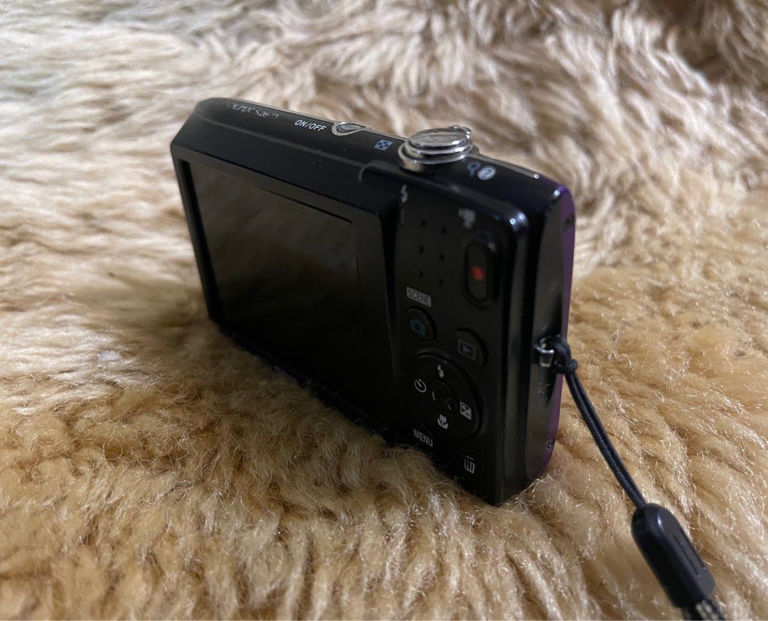 Nikon Coolpix S2600 Digital Camera, Photography, Cameras on Carousell