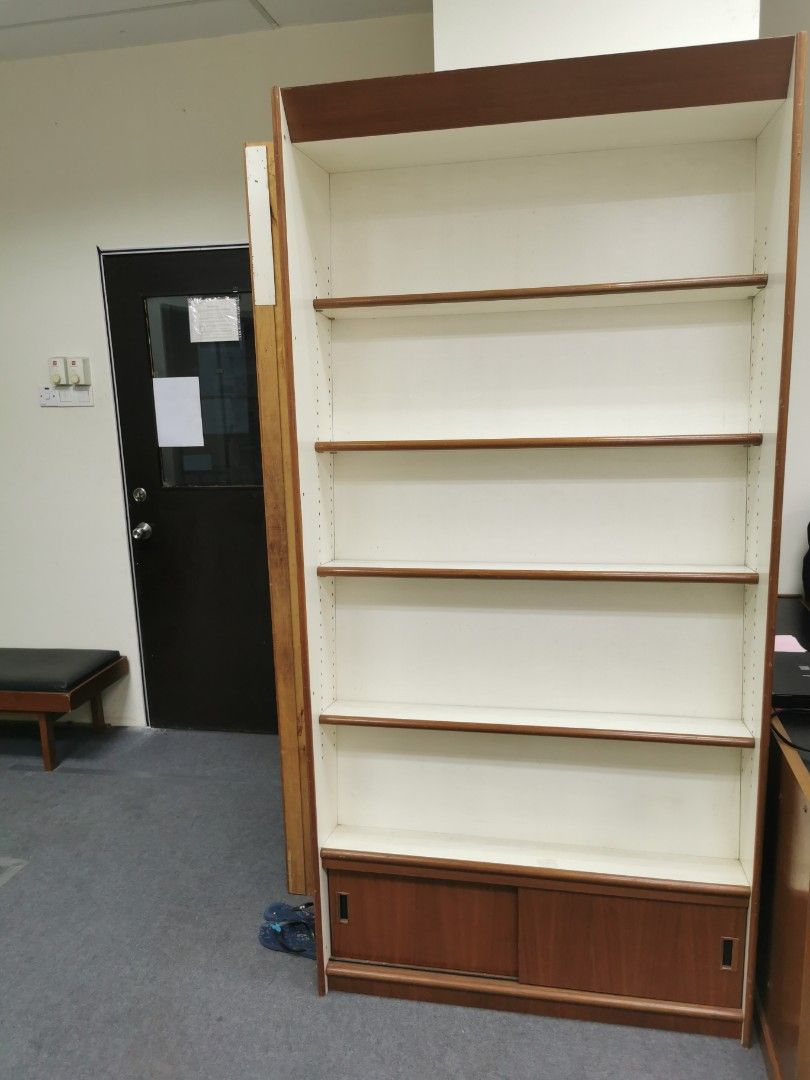 Office furniture/Display units, Looking For on Carousell