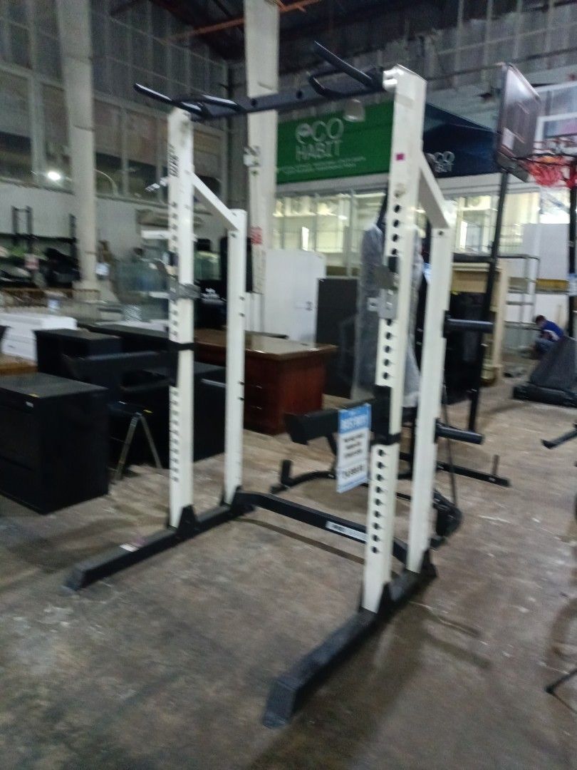 Pro half rack prohr600 fitness gear on Carousell