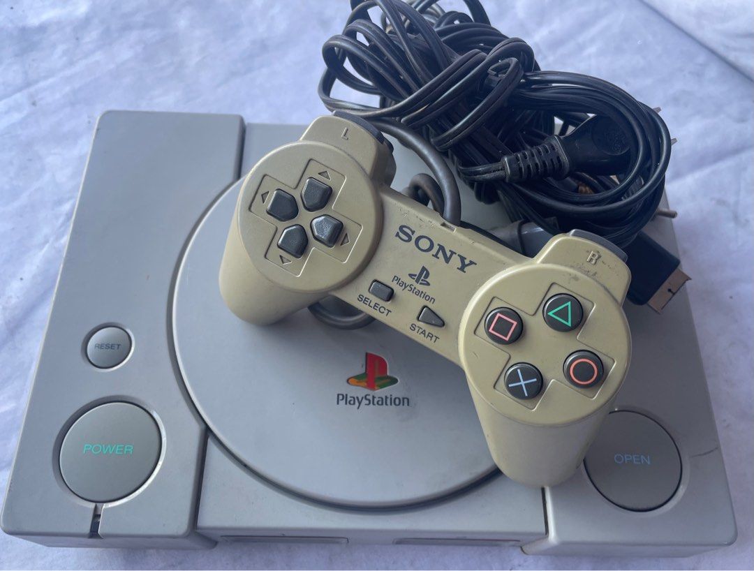 PS1 Console Japan (Category: PlayStation) located in Quezon City. Submitted by jpnvintageonline (Listing ID 1217970669, Image 1). Description: In WORKING CONDITION JAPAN 110v (need transformer) Japan Orig Not modified.