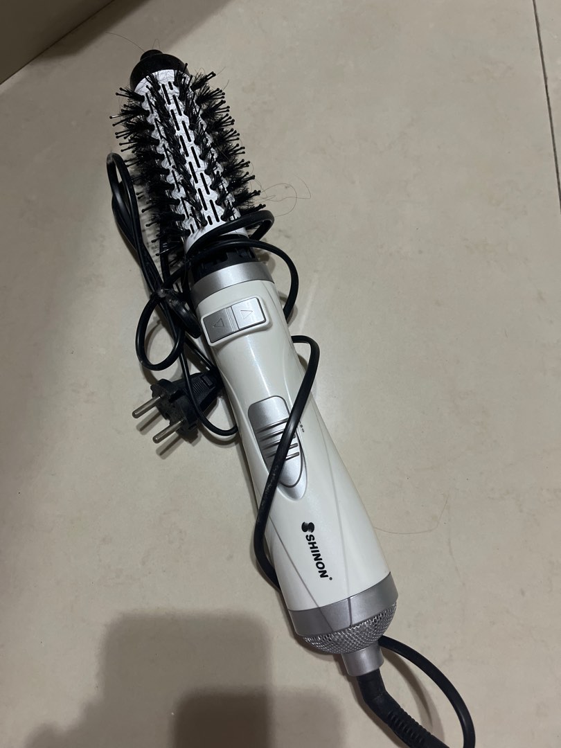 Rotating hot air brush / hair dryer brush, Beauty & Personal Care, Hair