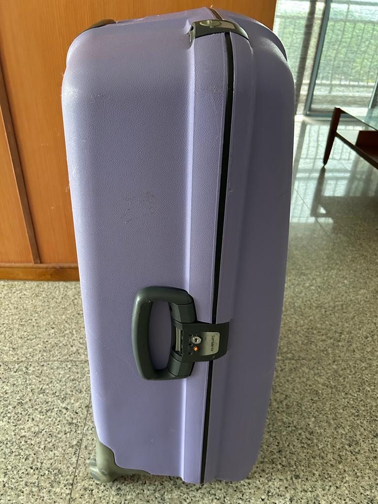 Samsonite Luggage 30 inch, Hobbies & Toys, Travel, Luggage on Carousell