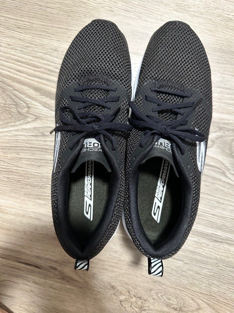 Skechers performance black top running shoes