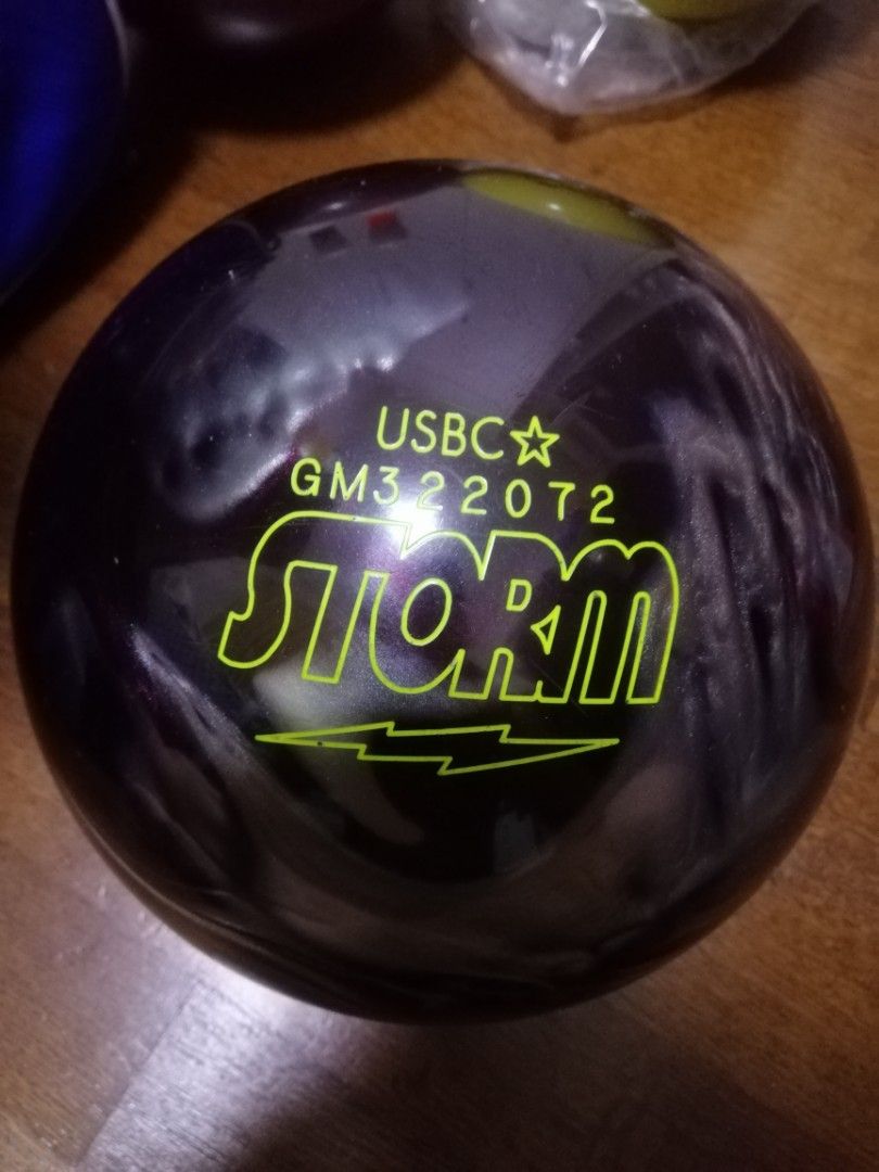 Storm Tropical Surge Midnight Bowling Ball - 12lb Reactor Pearl Reactive With Ambrosia Scent