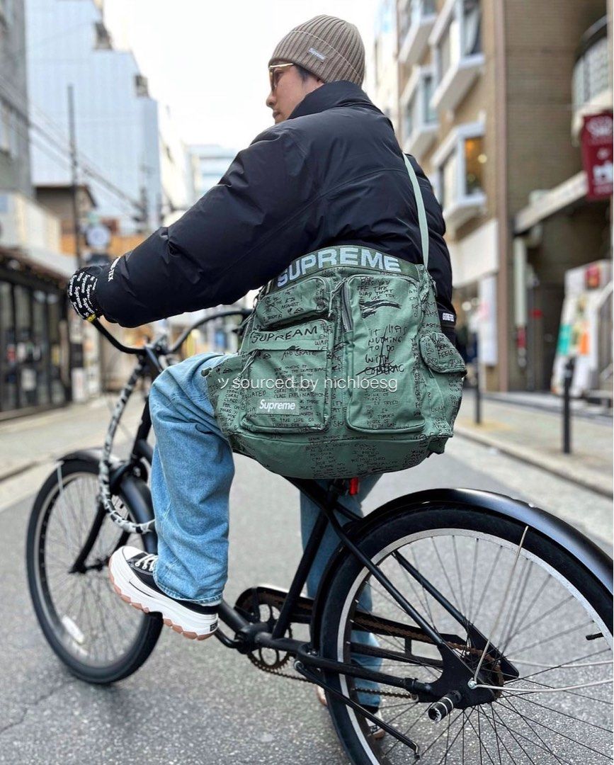 SUPREME FIELD MESSENGER BAG