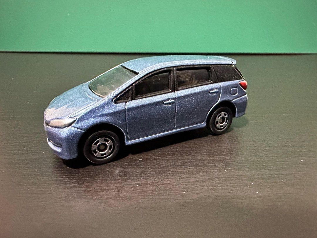 Tomica toyota wish store