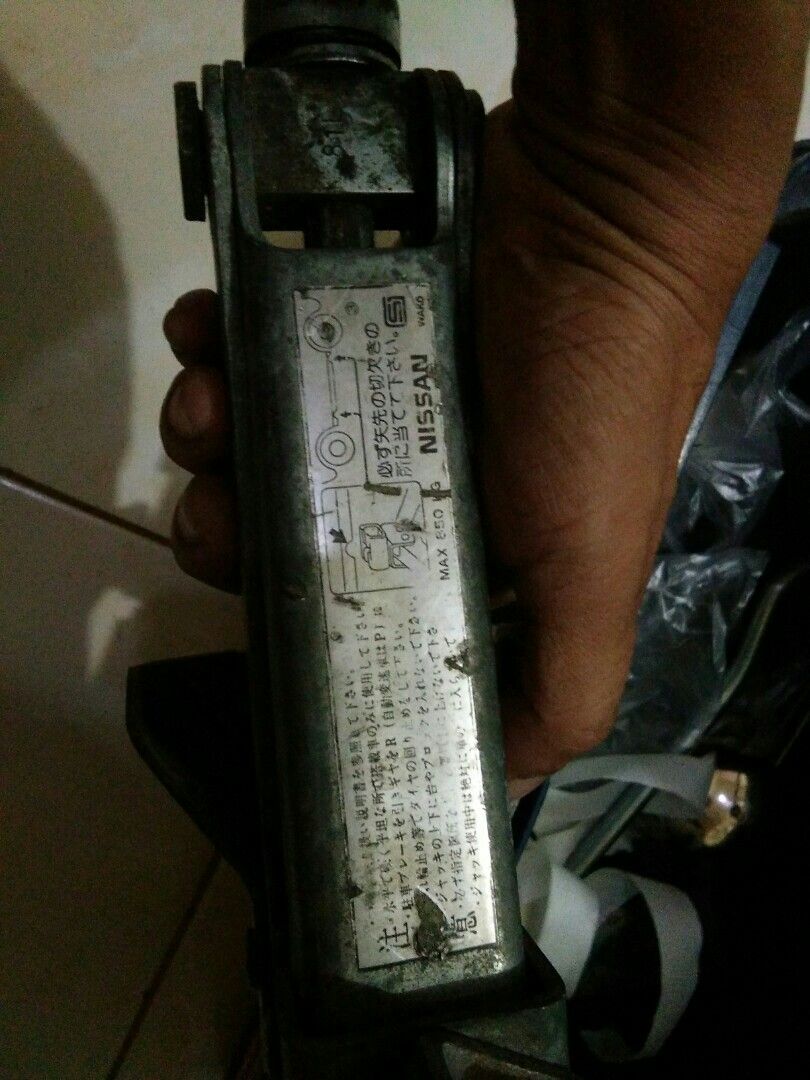 Tool box & jack on Carousell