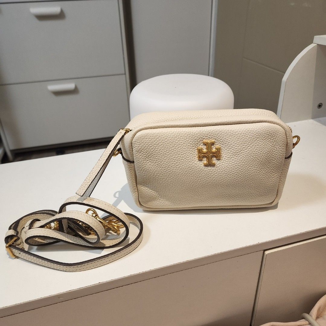 Tory Burch Limited Edition White Mini Camera Bag, Luxury, Bags & Wallets on  Carousell