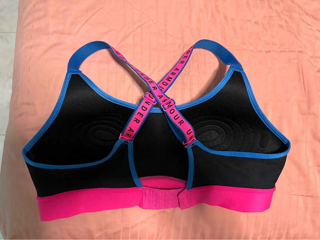 Under Armor Sports Bra, Women's Fashion, Activewear on Carousell