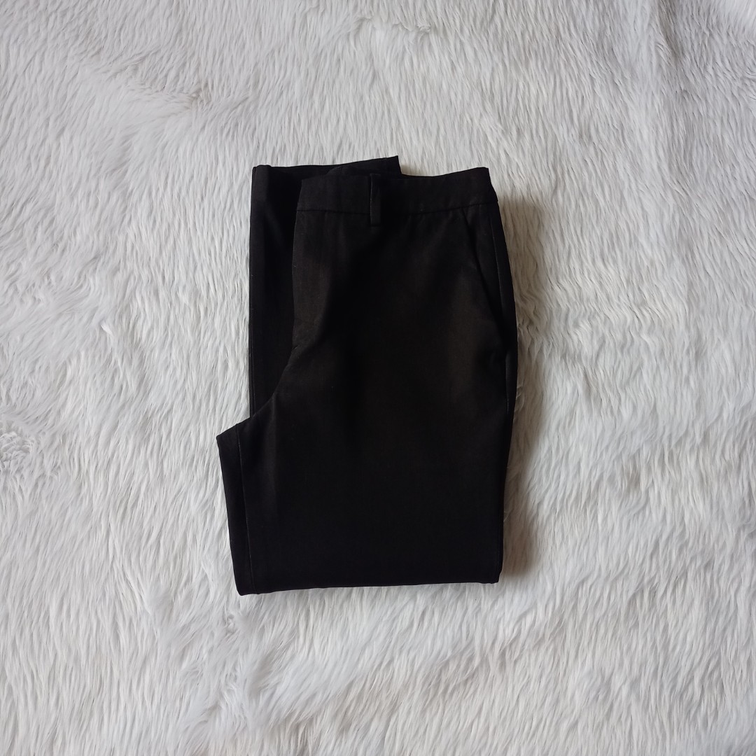 UNIQLO Dry Stetch Ankle Pants on Carousell