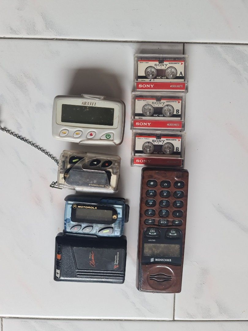 Vintage Pagers and Phone, Hobbies & Toys, Memorabilia & Collectibles