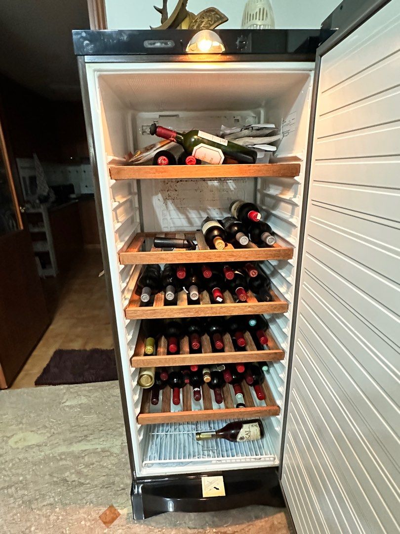 Vintec Wine Chiller V120SP, TV & Home Appliances, Kitchen Appliances