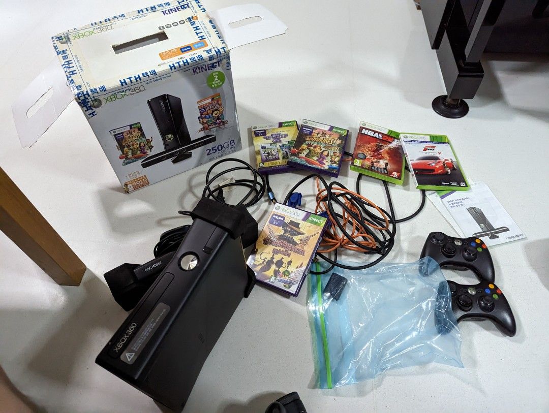 Xbox 360 S 250 gb with few games and added 320 Gb hard drive, Video Gaming,  Video Game Consoles, Xbox on Carousell