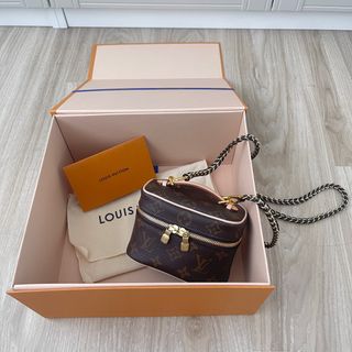 (Category: ) located in . Submitted by nineshop9 (Listing ID 1213140521, Image 1). Description: .