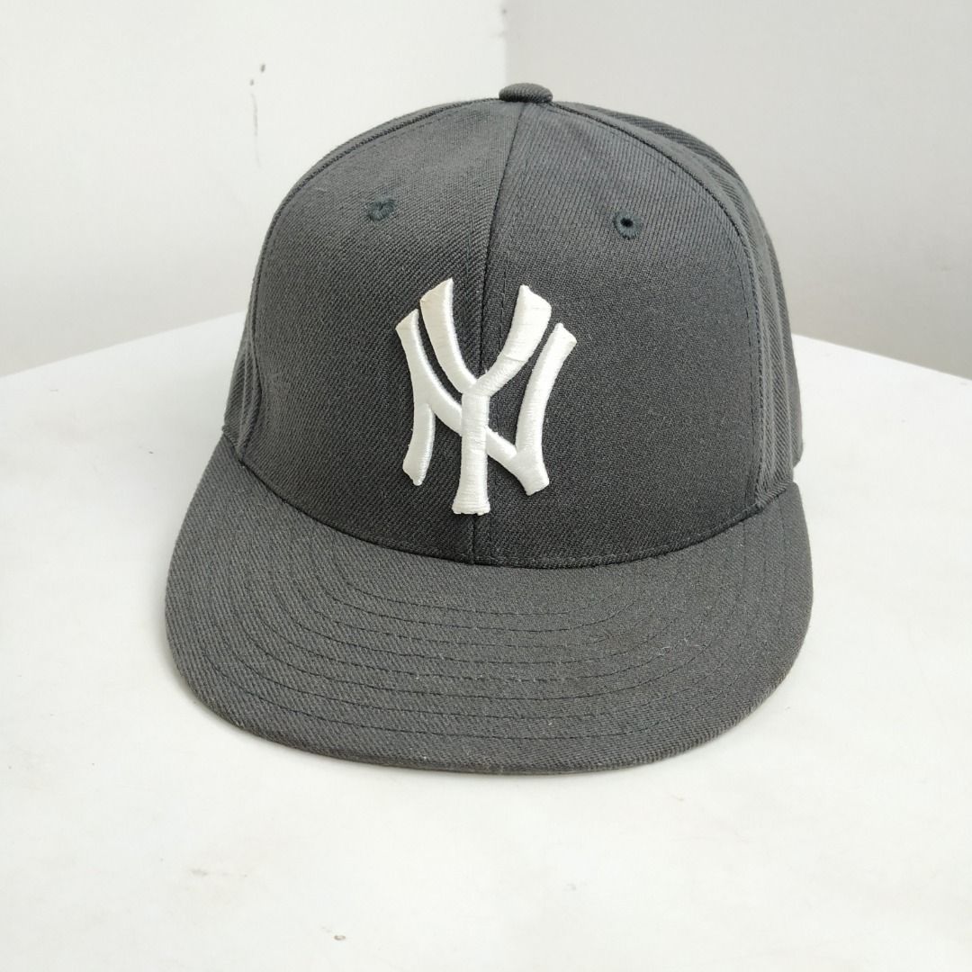 Men's New York Yankees New Era Gray Fashion Color Basic 59FIFTY