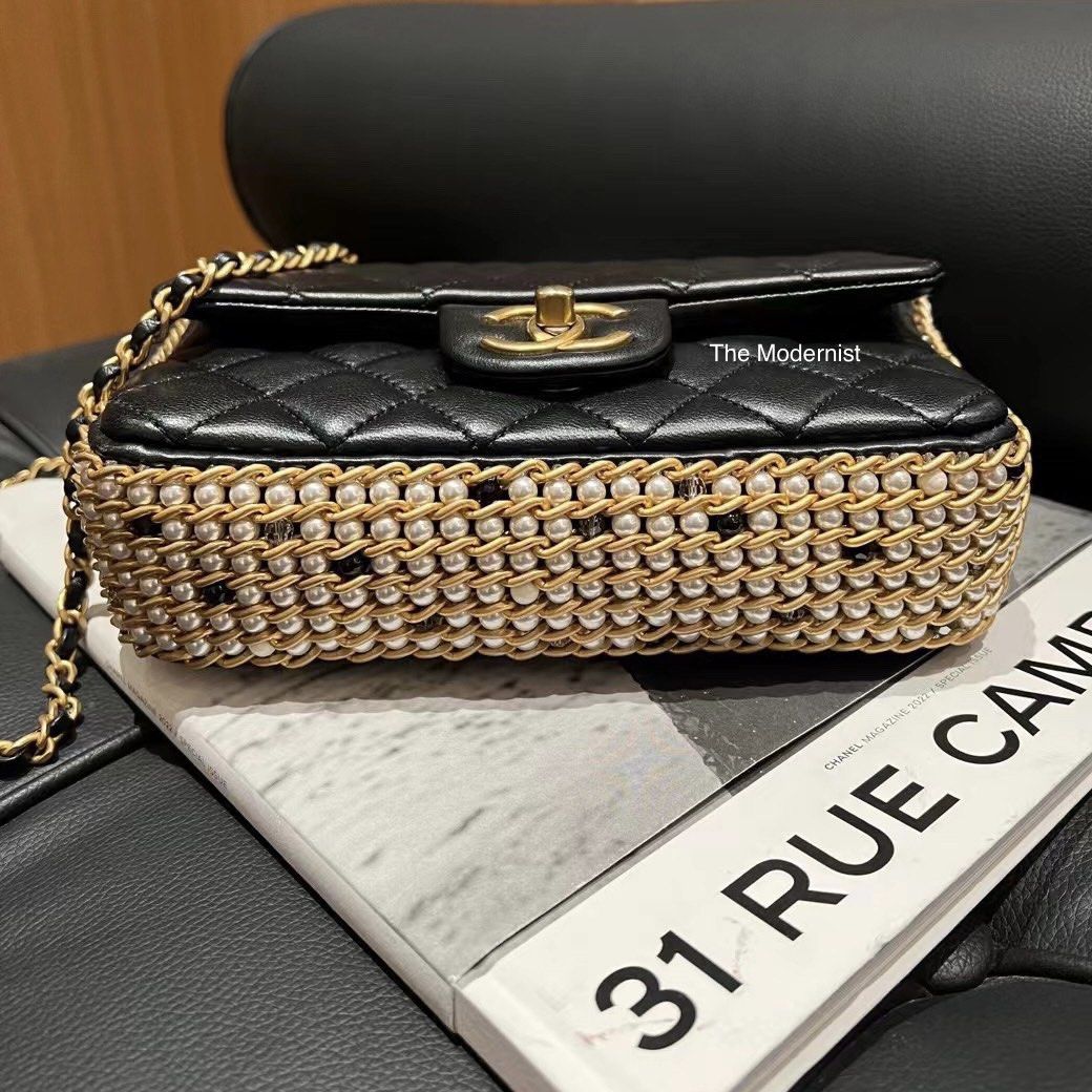 Chanel pearl discount flap bag 2019