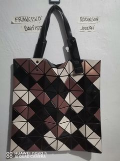 ISSEY MIYAKE BAO BAO Sling bag, Luxury, Bags & Wallets on Carousell