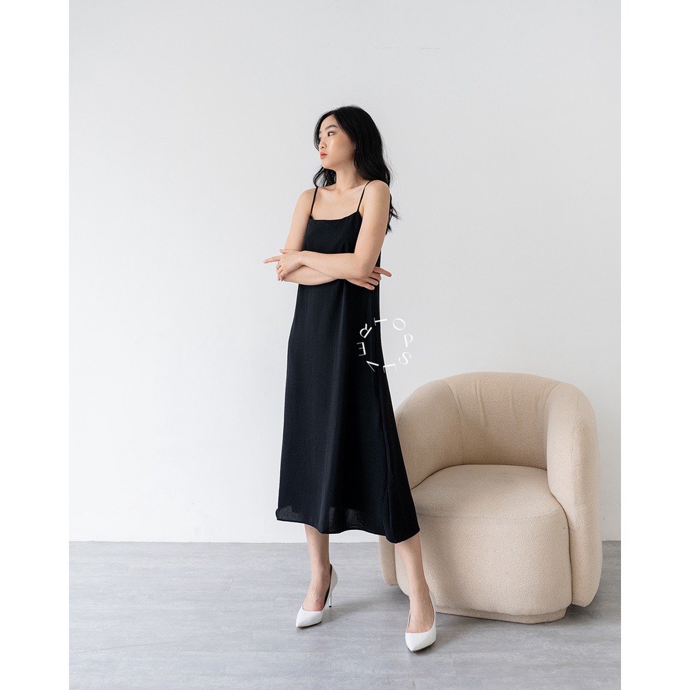 sleeveless black maxi dress