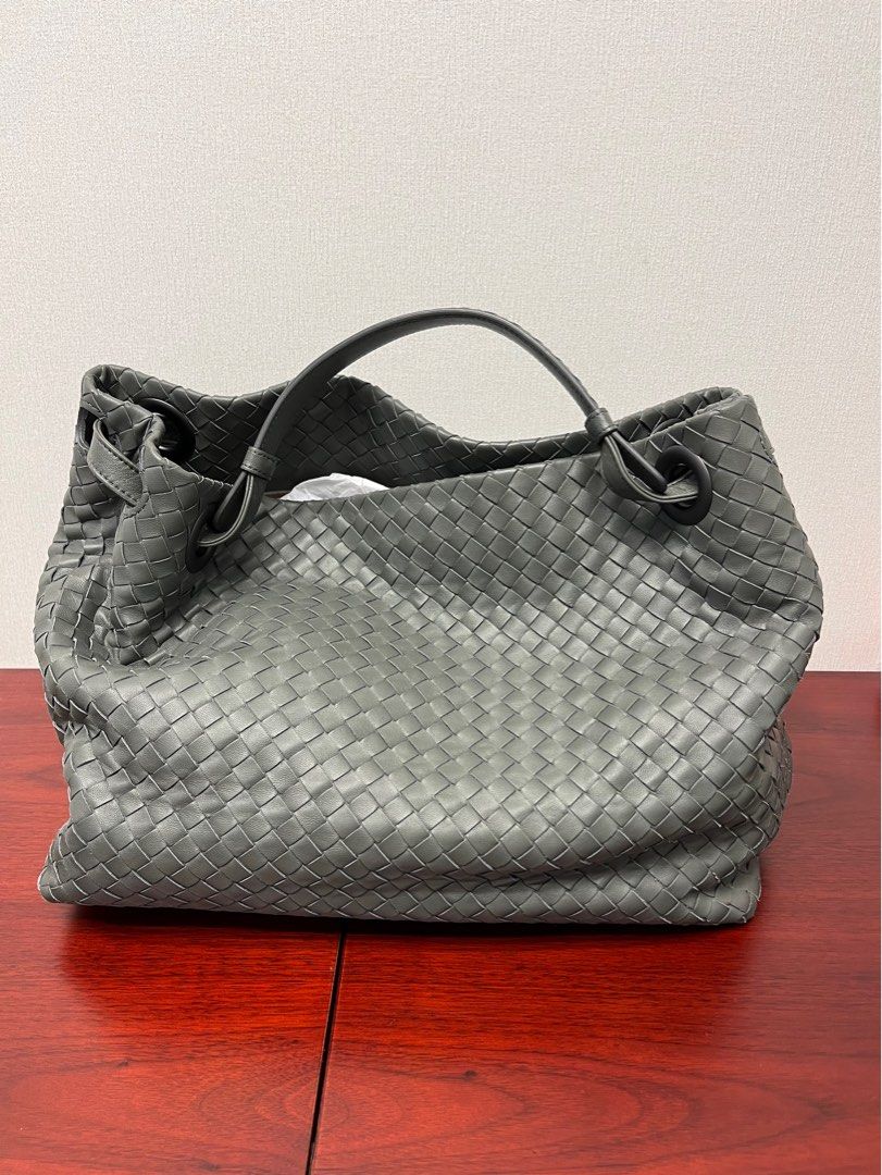 Brand new Bottega Veneta bag for sale! Price negotiable , 女裝