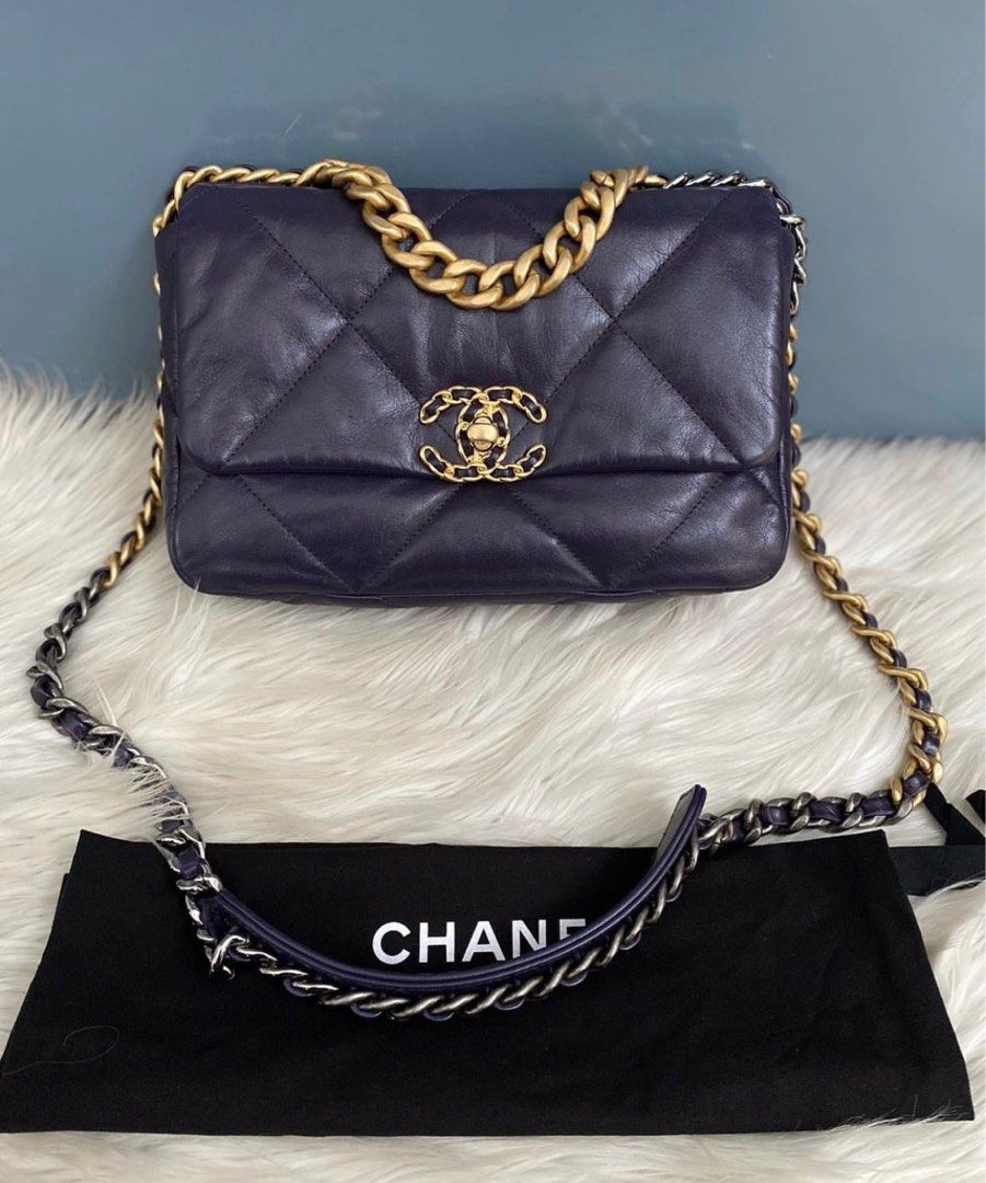Chanel C19 small (26 cm) dark purple #30, Barang Mewah, Tas