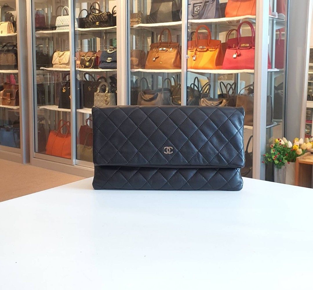 Chanel Envelope Clutch Black Lamb Series 21, Luxury, Bags & Wallets on  Carousell