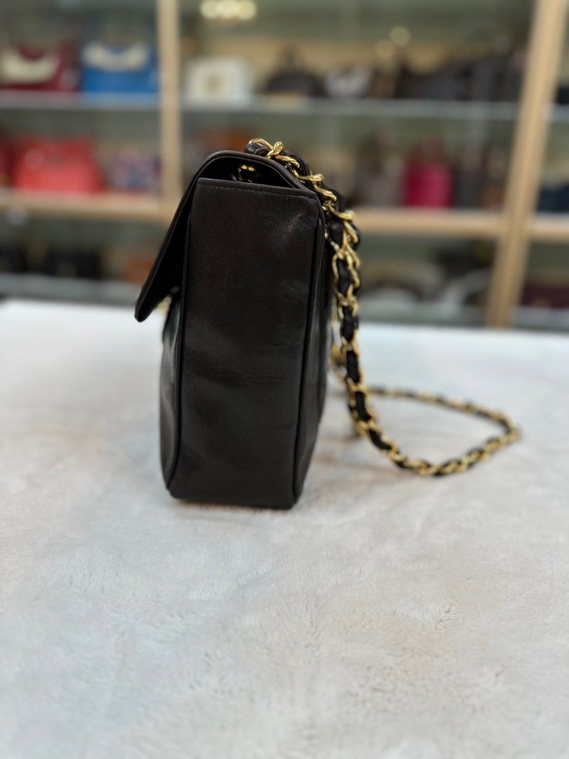 Timeless Majestic Chanel Classique Maxi Jumbo Chain Around handbag