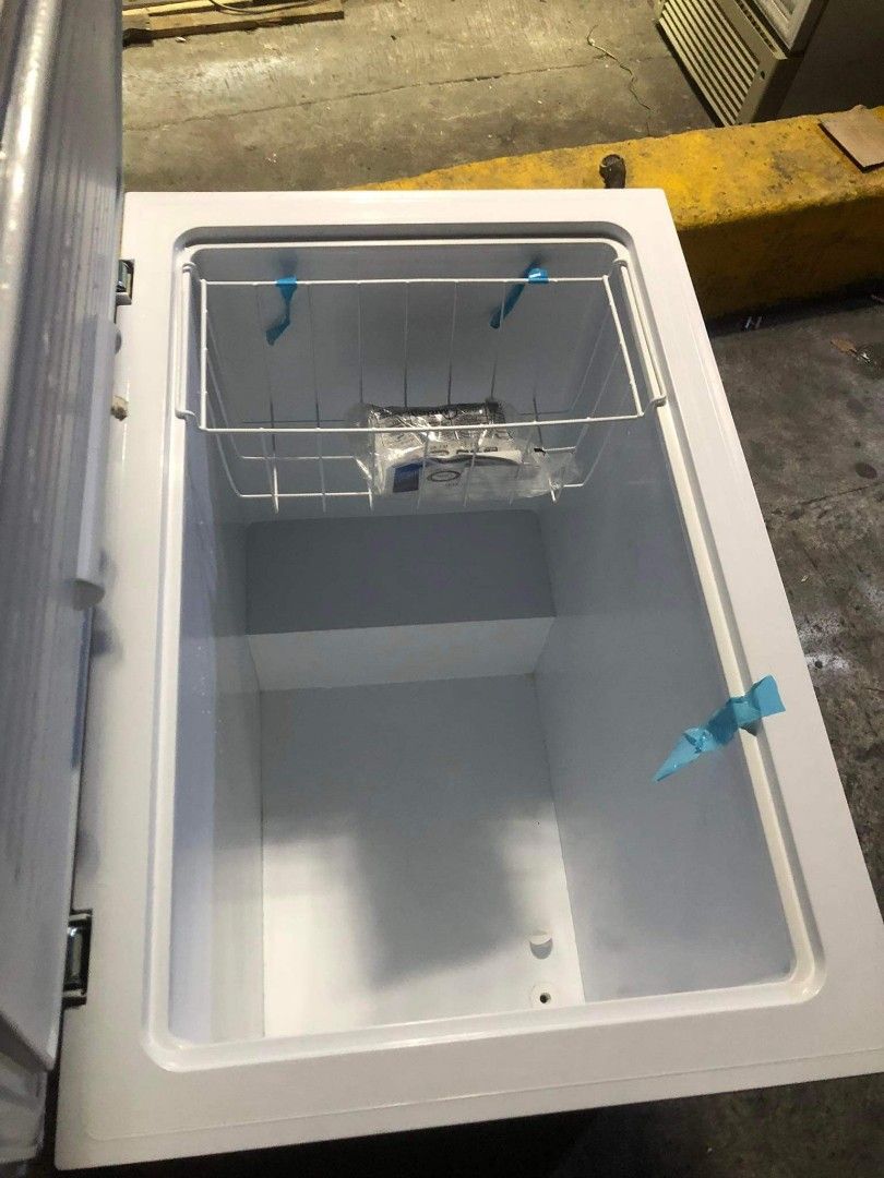 CHEST TYPE FREEZER 2ND HAND, TV & Home Appliances, Kitchen Appliances, Refrigerators and