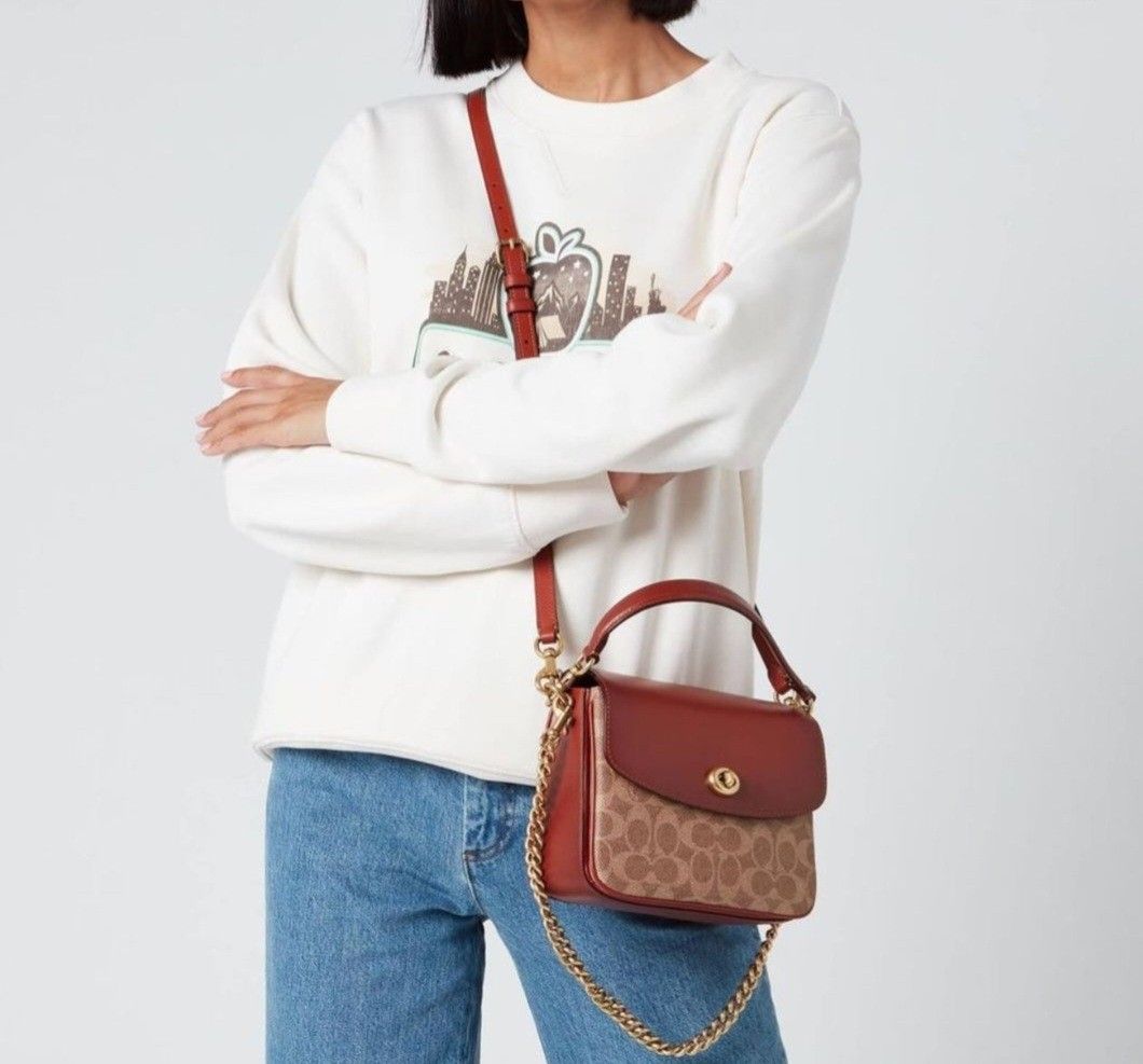 Coach Cassie (Category: Luxury Bags & Wallets) located in Manila. Submitted by finebagsandmore (Listing ID 1212999657, Image 2). Description: Original Coach Retail item ( not outlet).