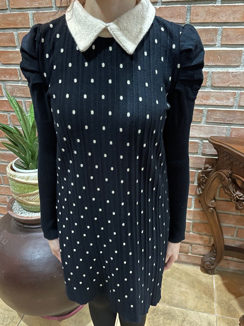 Collared dress polka dots black (Category: Dresses) located in Quezon City. Submitted by lineuph (Listing ID 1213127145, Image 2). Description: This is so nice. Best for travelling abroad. No flaws .
