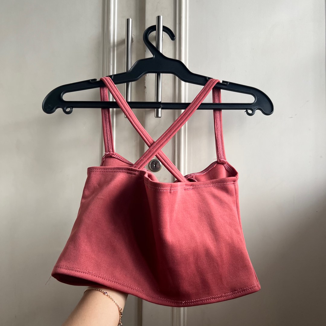 criss cross cropped top, Women's Fashion, Tops, Sleeveless on Carousell