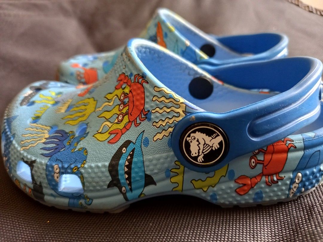 Crocs for outlet 2 year old