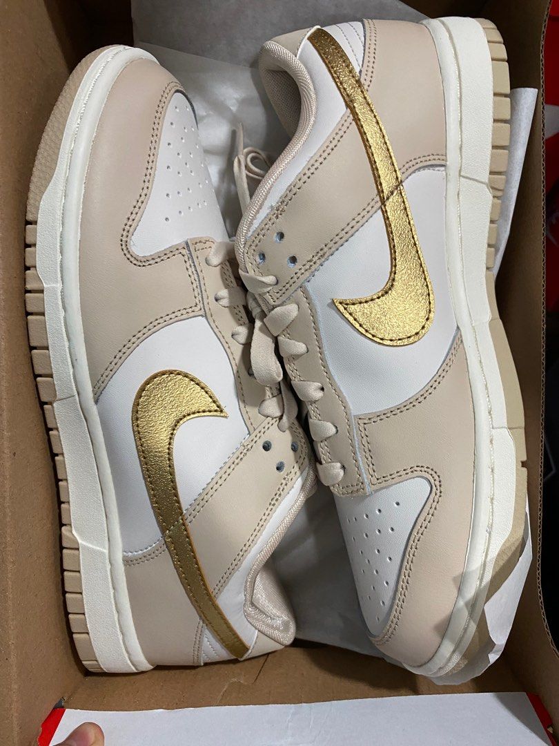 dunk low gold