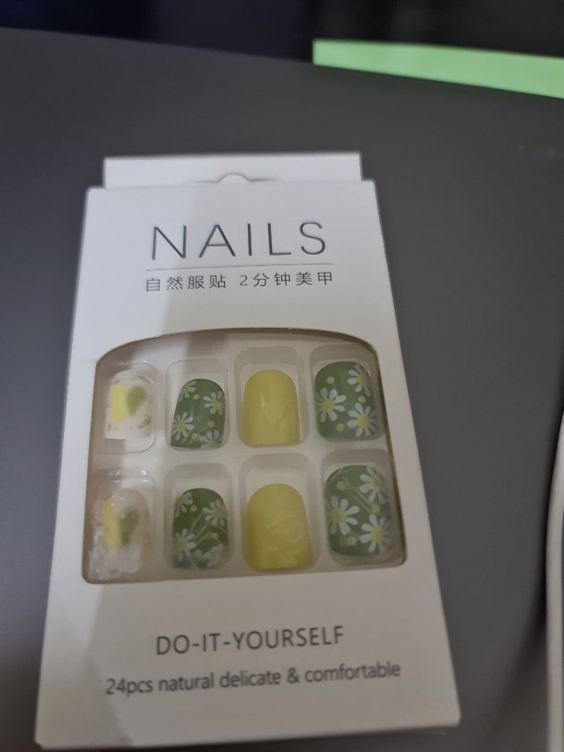 Fake nails (Category: Hands & Nails) located in Shah Alam. Submitted by serinor_123 (Listing ID 1213149693, Image 1). Description: Price exclude postage. New item..